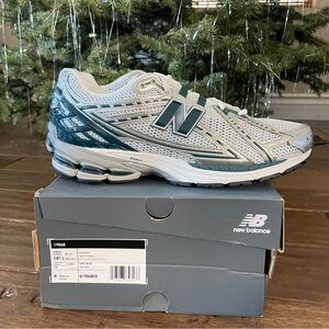 New Balance 1906R Silver Metallic Deep Ocean Blue U1906RCE Men's Size 10.5